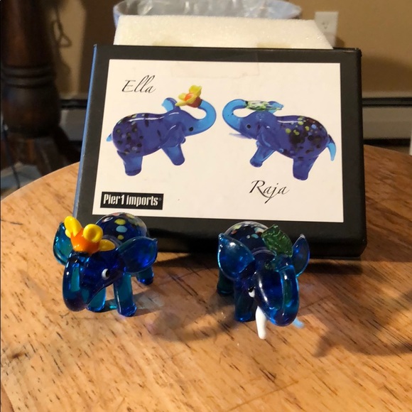 Elephant figurines from Pier1 imports - Picture 2 of 2